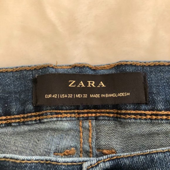 Distressed Skinny Jeans - Picture 3 of 7